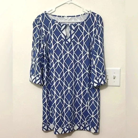 Crown & Ivy Medium Dress‎ - Picture 1 of 4